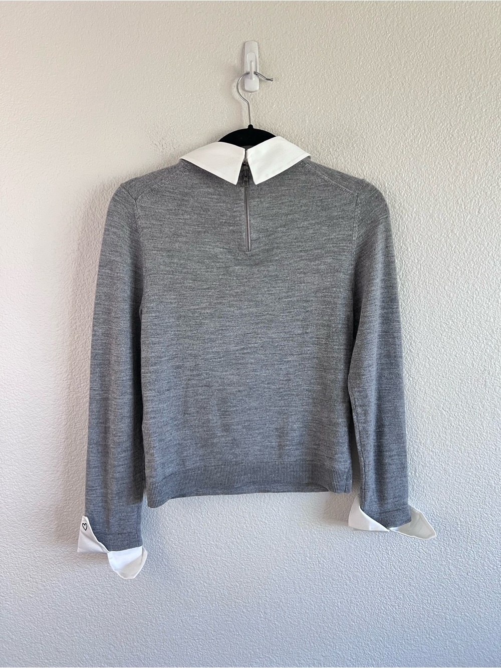 Alice and Olivia Women's Porla Collared Wool Sweater Grey Embroidered Heart - Picture 6 of 13